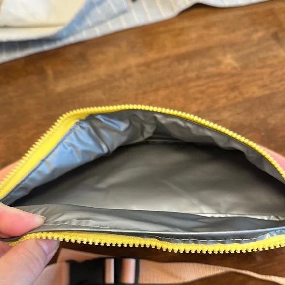 Tropical 2-Can Cooler Hip Bag by Sun Squad - Picture 5 of 5